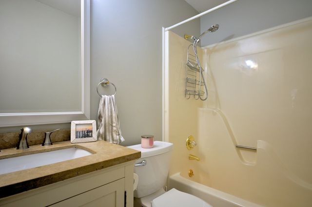 3484 BROOKFIELD DR, Clarksville, TN 37043