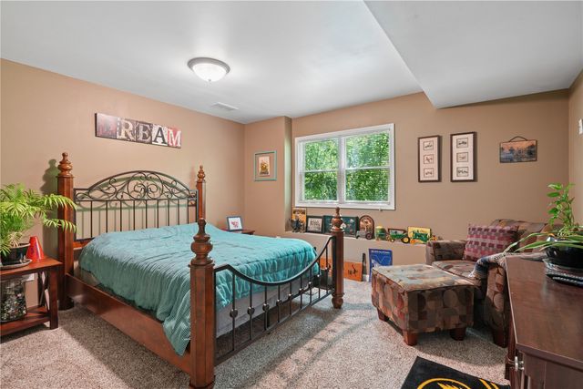 2805 38th Avenue SW, Cedar Rapids, IA 52404