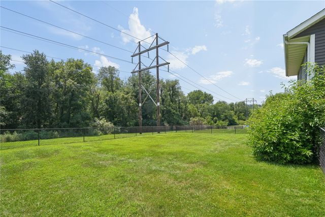 2805 38th Avenue SW, Cedar Rapids, IA 52404