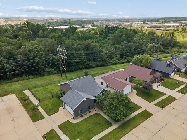 2805 38th Avenue SW, Cedar Rapids, IA 52404