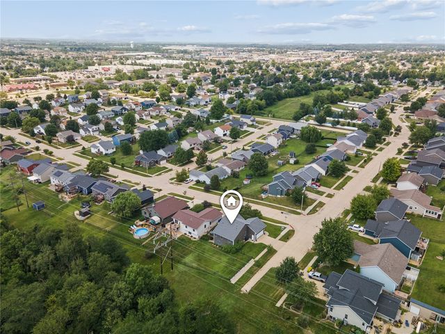 2805 38th Avenue SW, Cedar Rapids, IA 52404