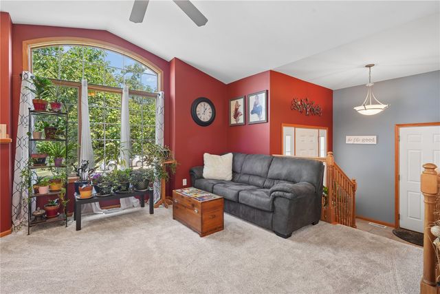 2805 38th Avenue SW, Cedar Rapids, IA 52404