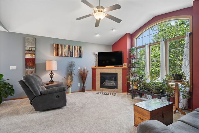 2805 38th Avenue SW, Cedar Rapids, IA 52404