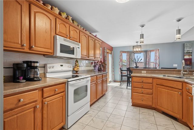 2805 38th Avenue SW, Cedar Rapids, IA 52404