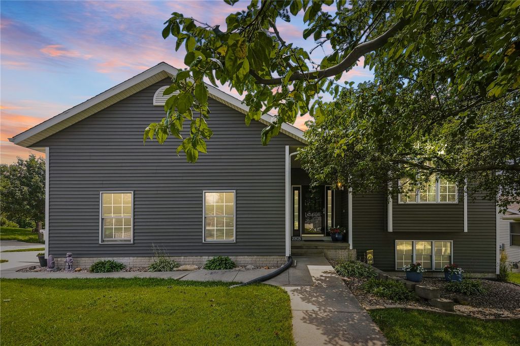 2805 38th Avenue SW, Cedar Rapids, IA 52404