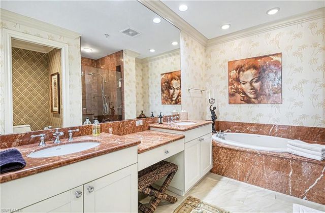 780 5th AVE S 203, Naples, FL 34102