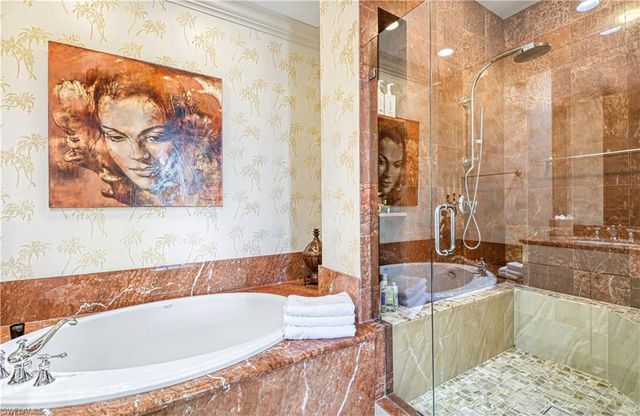 780 5th AVE S 203, Naples, FL 34102