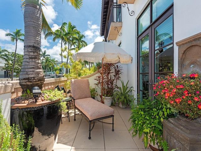 780 5th AVE S 203, Naples, FL 34102