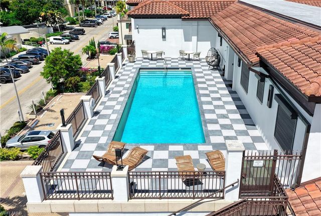 780 5th AVE S 203, Naples, FL 34102