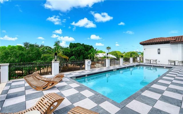 780 5th AVE S 203, Naples, FL 34102