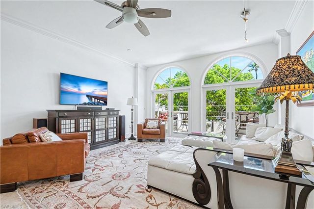 780 5th AVE S 203, Naples, FL 34102