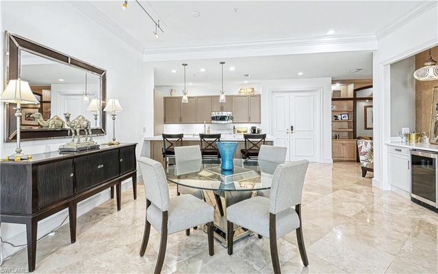 780 5th AVE S 203, Naples, FL 34102