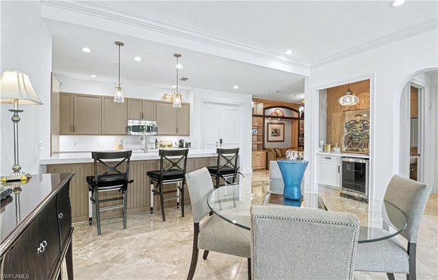 780 5th AVE S 203, Naples, FL 34102