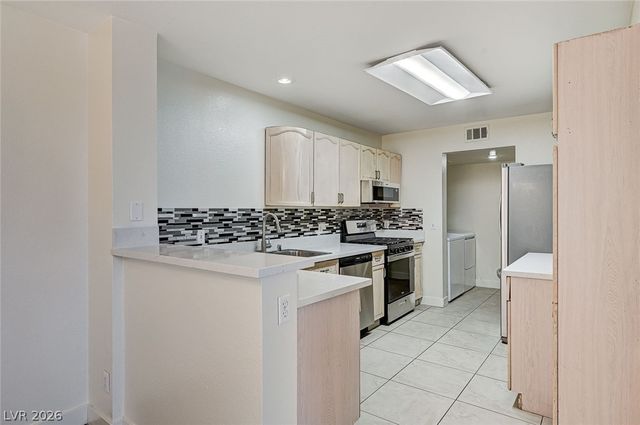 7926 Lisa Dawn Avenue, Las Vegas, NV 89147