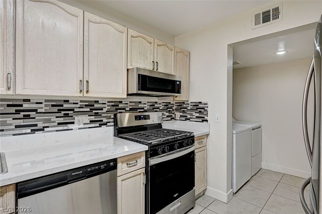 7926 Lisa Dawn Avenue, Las Vegas, NV 89147