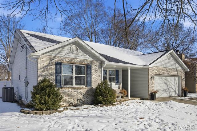 150 Sunfish Drive, Highland, IL 62249