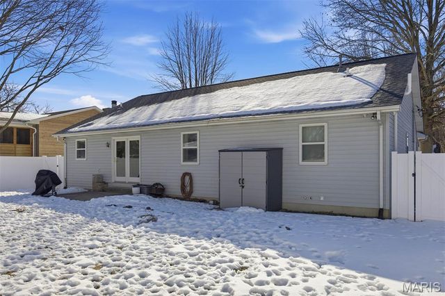 150 Sunfish Drive, Highland, IL 62249