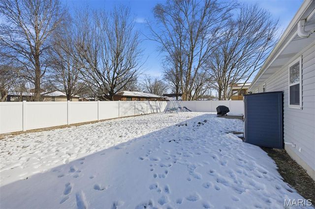 150 Sunfish Drive, Highland, IL 62249