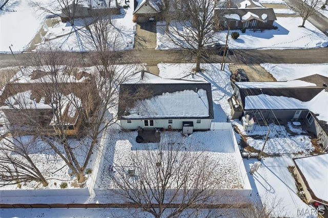 150 Sunfish Drive, Highland, IL 62249