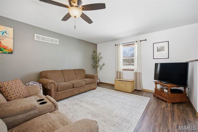 150 Sunfish Drive, Highland, IL 62249