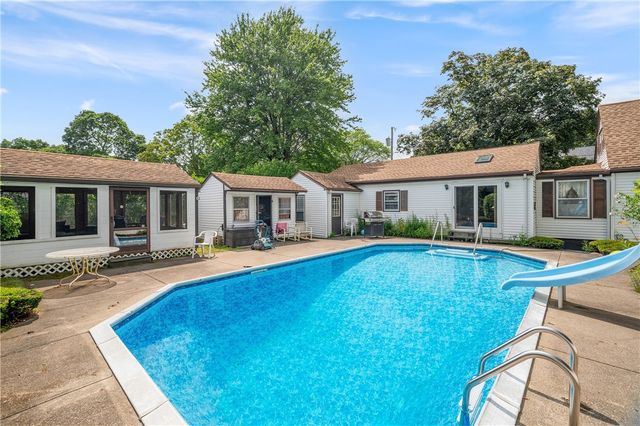 190 Linden Avenue, Woonsocket, RI 02895