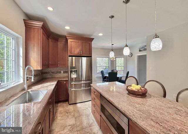 2000 ANTLER DR, Glen Mills, PA 19342
