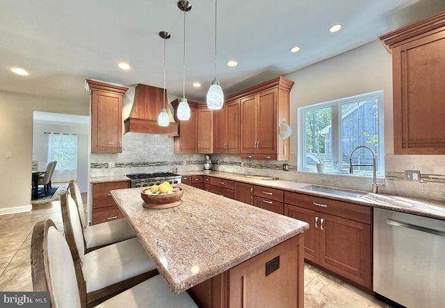 2000 ANTLER DR, Glen Mills, PA 19342