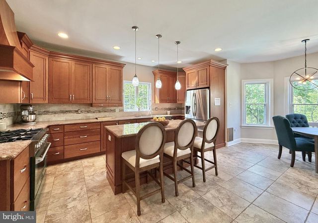 2000 ANTLER DR, Glen Mills, PA 19342