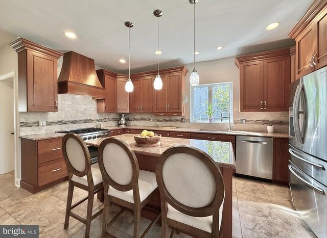 2000 ANTLER DR, Glen Mills, PA 19342
