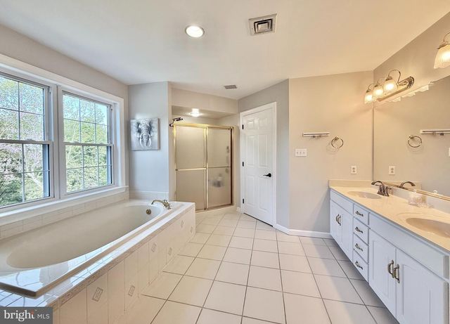 2000 ANTLER DR, Glen Mills, PA 19342
