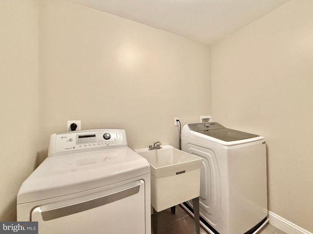 2000 ANTLER DR, Glen Mills, PA 19342