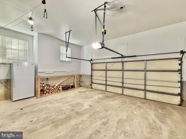 2000 ANTLER DR, Glen Mills, PA 19342