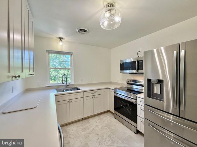 2000 ANTLER DR, Glen Mills, PA 19342