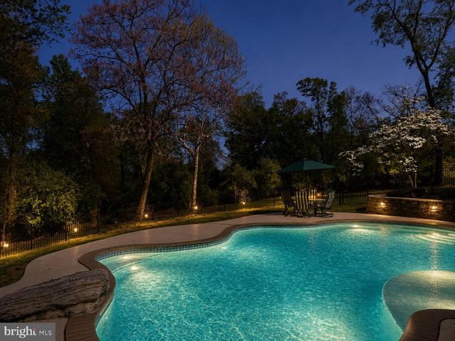 2000 ANTLER DR, Glen Mills, PA 19342