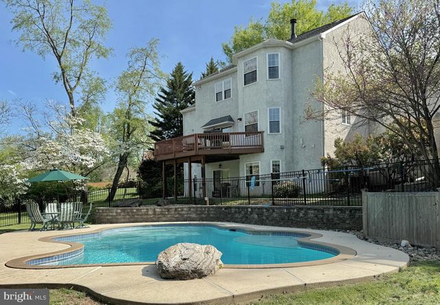 2000 ANTLER DR, Glen Mills, PA 19342