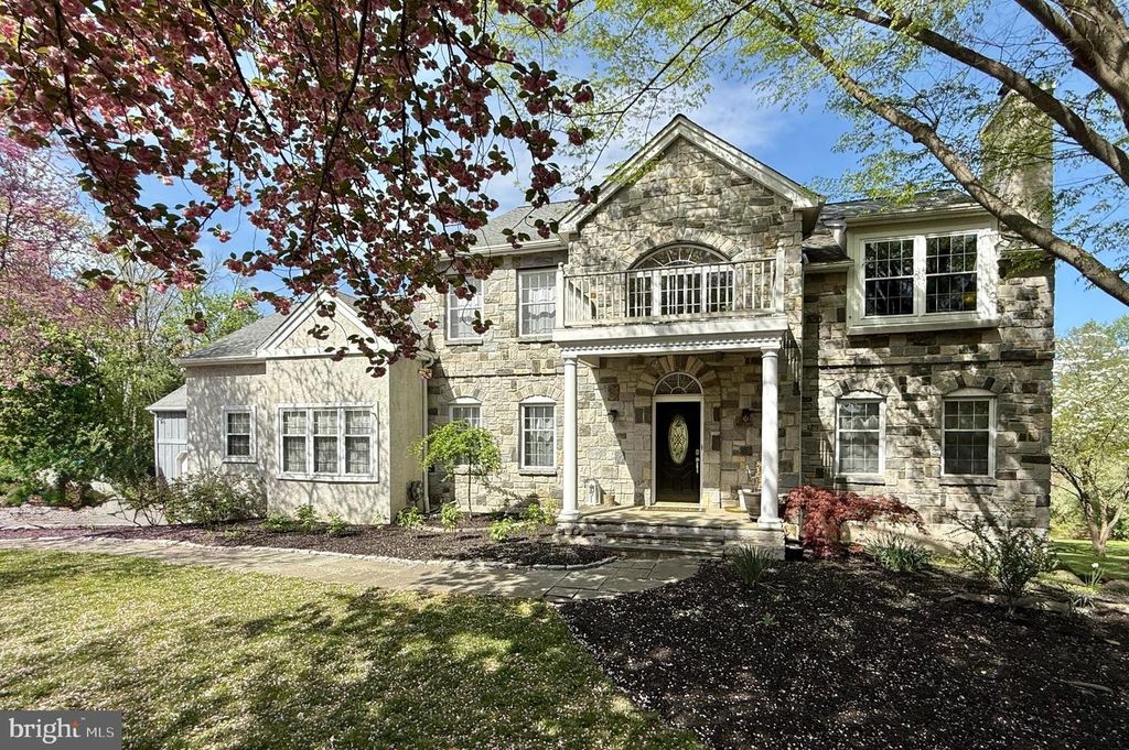 2000 ANTLER DR, Glen Mills, PA 19342