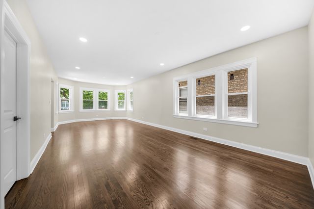 3052 N Major Avenue, Chicago, IL 60634