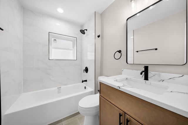 3052 N Major Avenue, Chicago, IL 60634