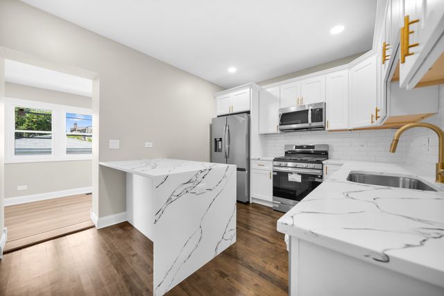 3052 N Major Avenue, Chicago, IL 60634