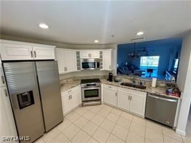 3035 Horizon LN 2203, Naples, FL 34109
