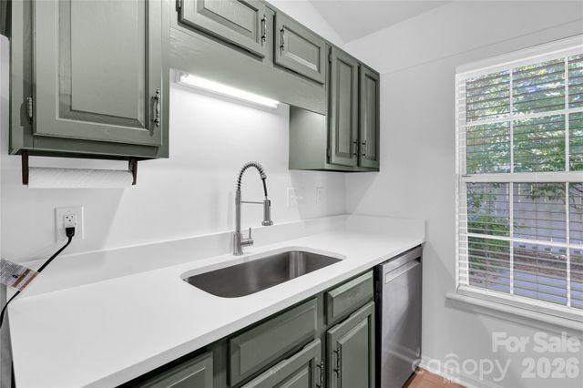 2734 Tiergarten Lane, Charlotte, NC 28210