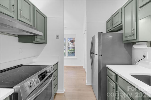 2734 Tiergarten Lane, Charlotte, NC 28210