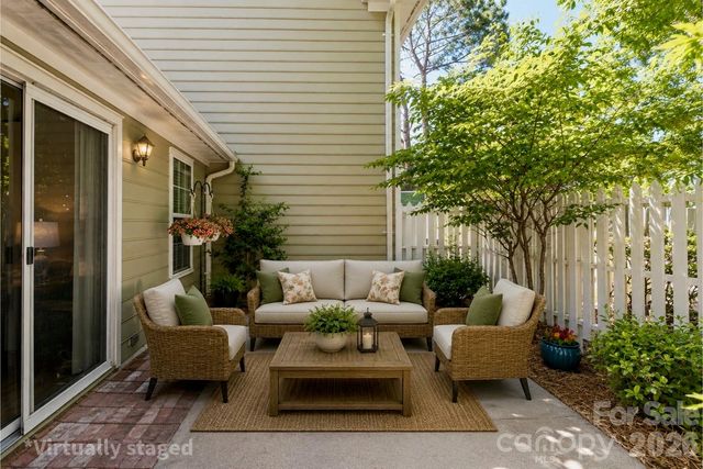 2734 Tiergarten Lane, Charlotte, NC 28210