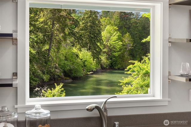 9171 Miller Road NE, Bainbridge Island, WA 98110