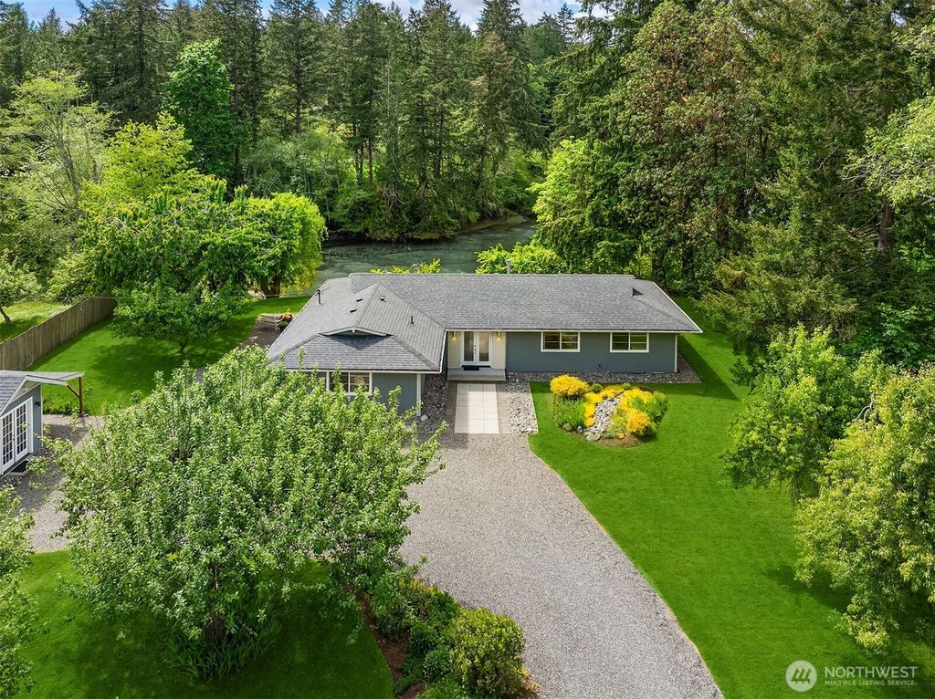 9171 Miller Road NE, Bainbridge Island, WA 98110