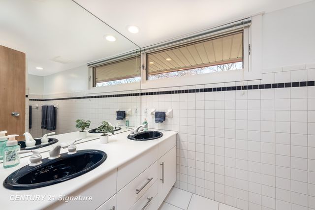 3711 Applewood Drive, Midland, MI 48640