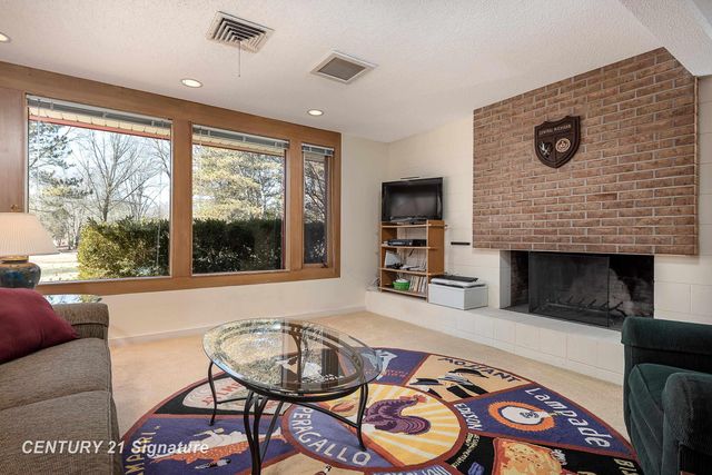 3711 Applewood Drive, Midland, MI 48640