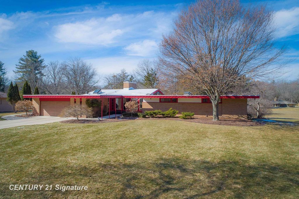 3711 Applewood Drive, Midland, MI 48640