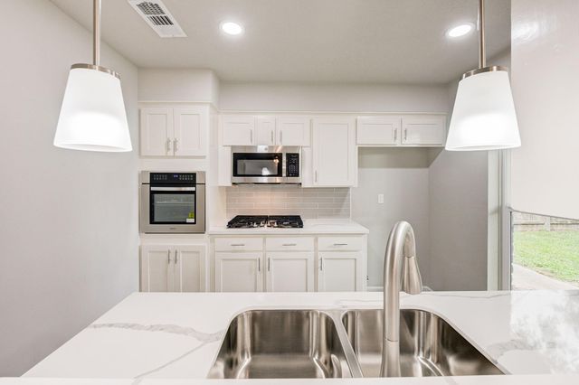 9617 Caffrey Street, Houston, TX 77075