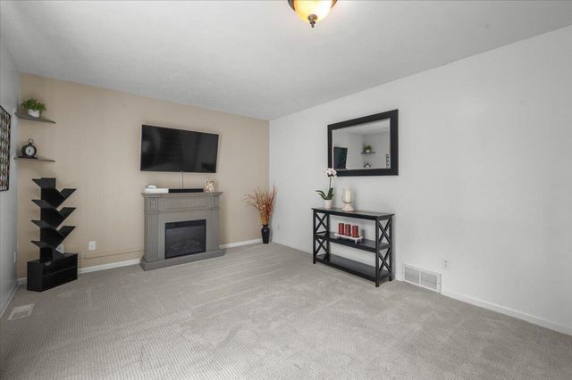 1338 Scott Creek Drive Ne, Plainfield Twp, MI 49306